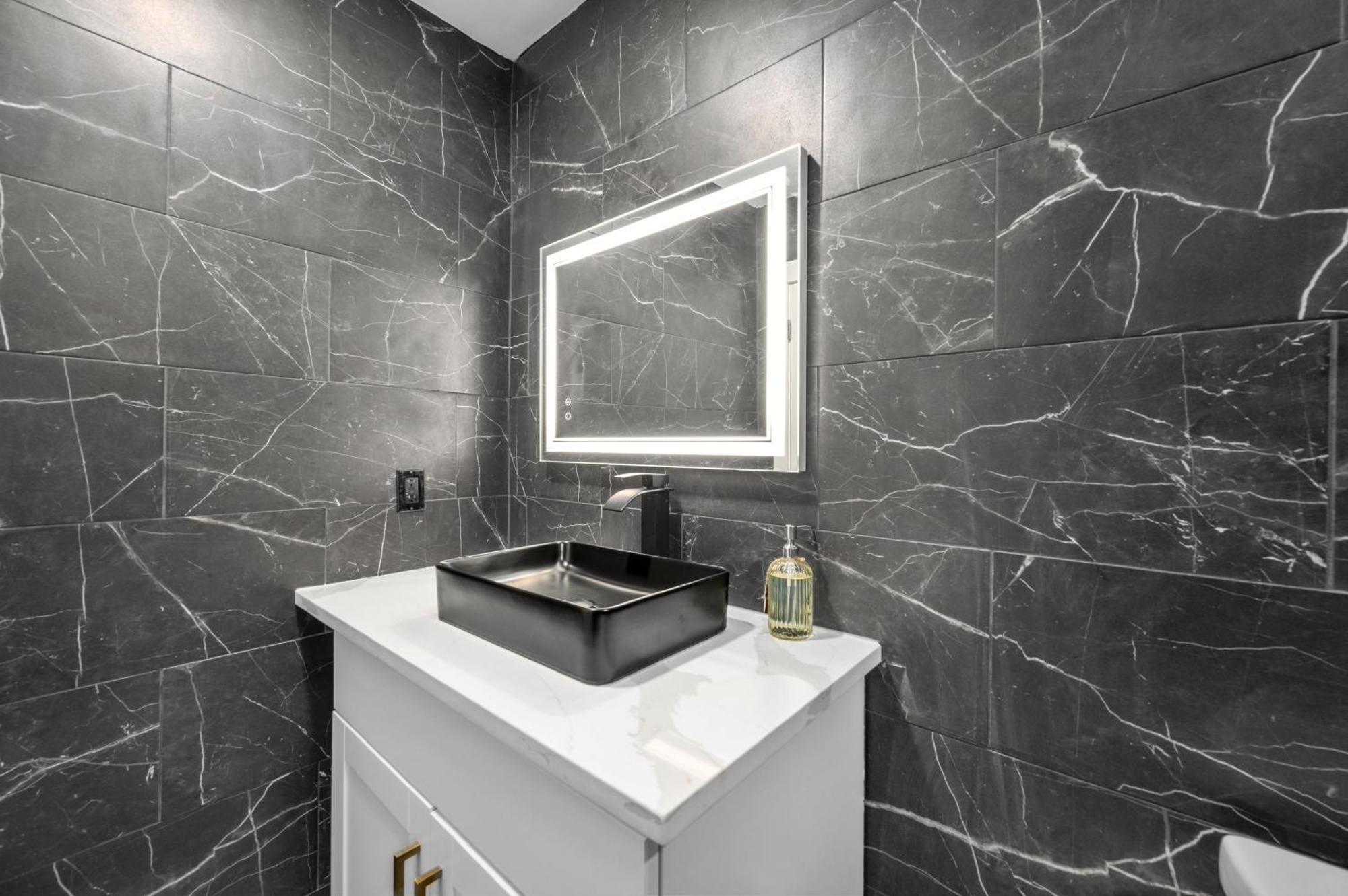Warm Heights 2Br With Pool & Free Parking Appartement Houston Buitenkant foto