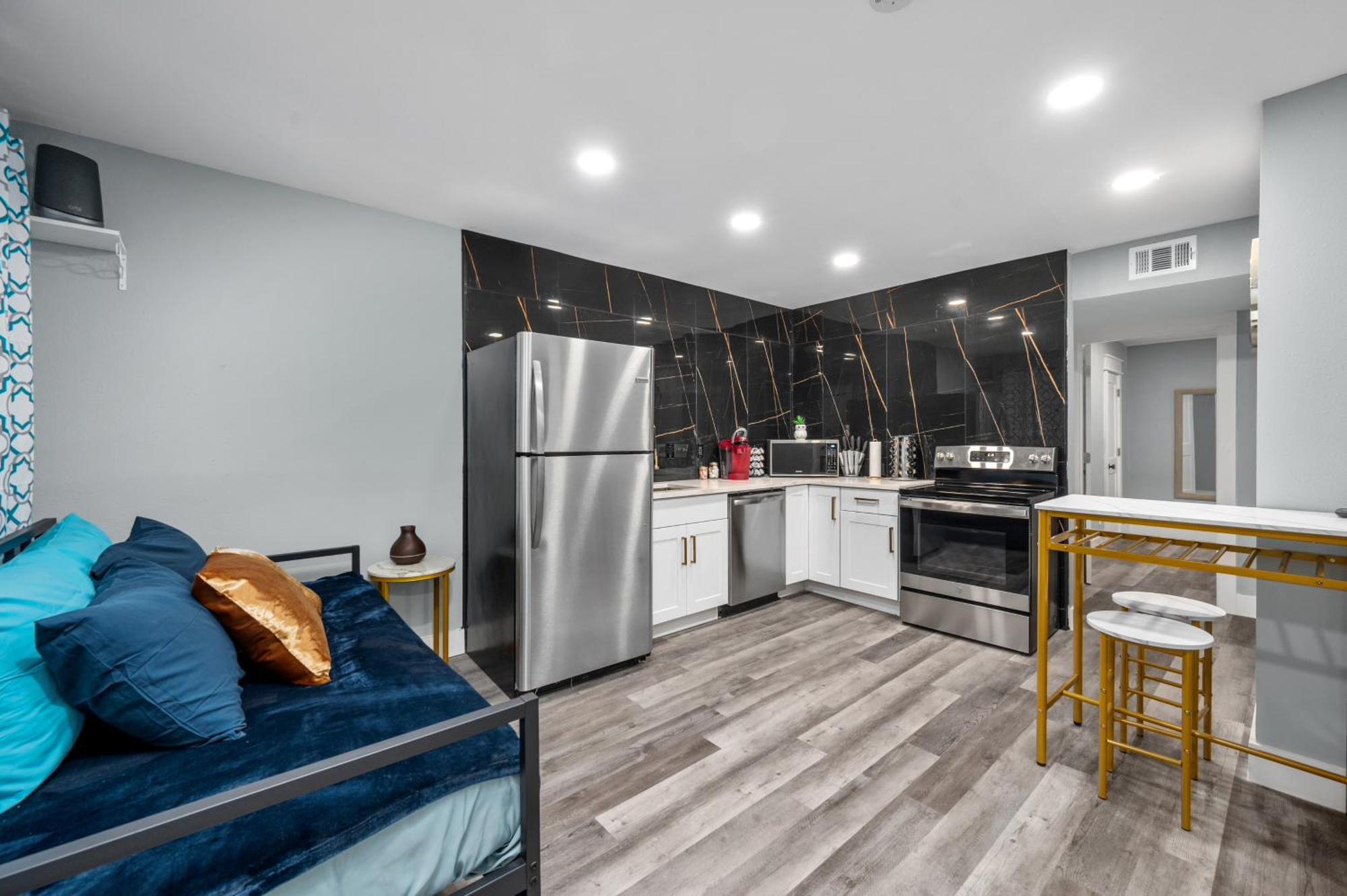 Warm Heights 2Br With Pool & Free Parking Appartement Houston Buitenkant foto