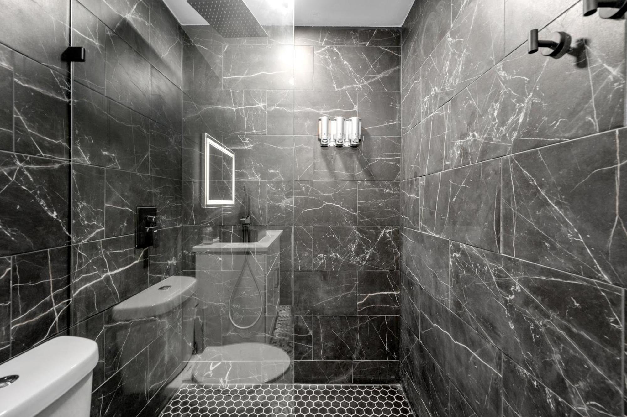 Warm Heights 2Br With Pool & Free Parking Appartement Houston Buitenkant foto